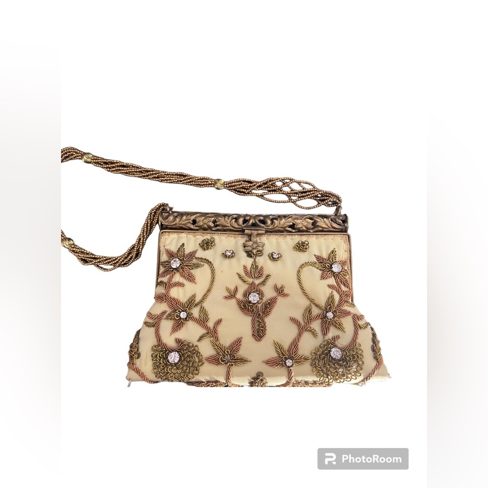 1800s purse museum piece